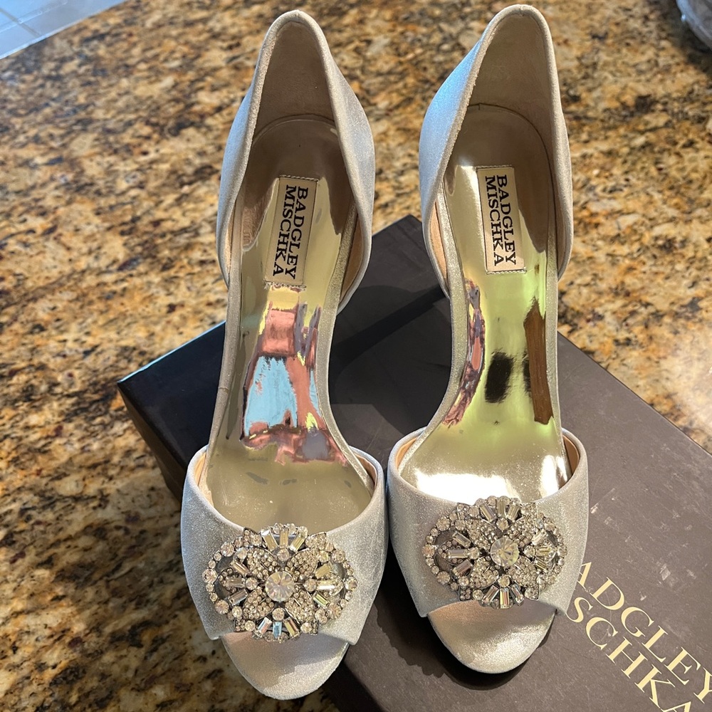 Great condition. Worn twice.